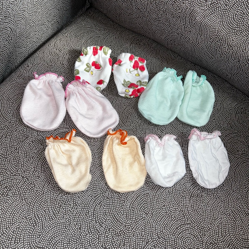 Newborn Mittens - Picture 2 of 2